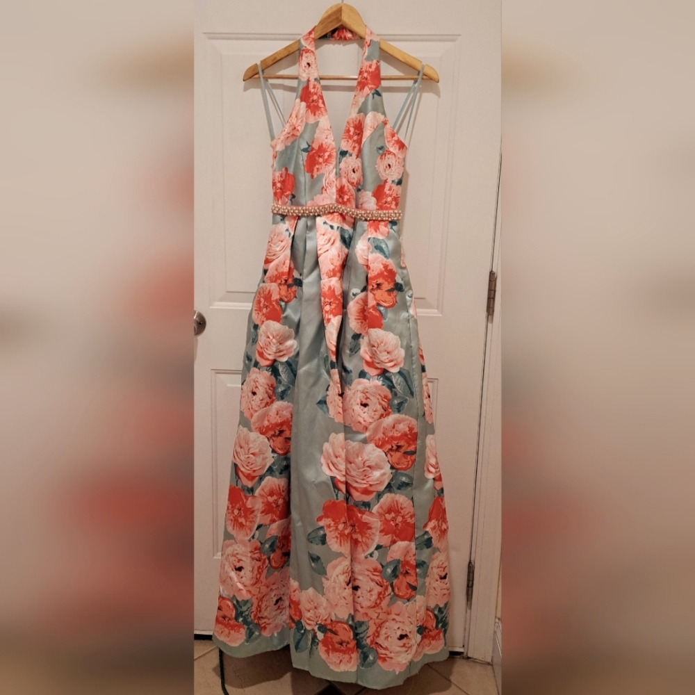 Gorgeous Floral Grown Sz 1-2
